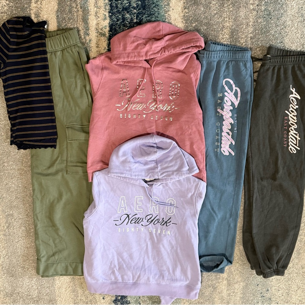 Aeropostale & Gap Teen Girl Sweatshirts and Sweatpants Sets Size Small & Medium